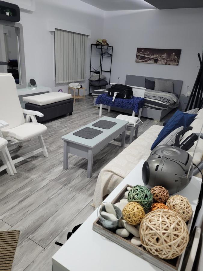 Deluxe Yiota'S Studio ! Klorakas Esterno foto
